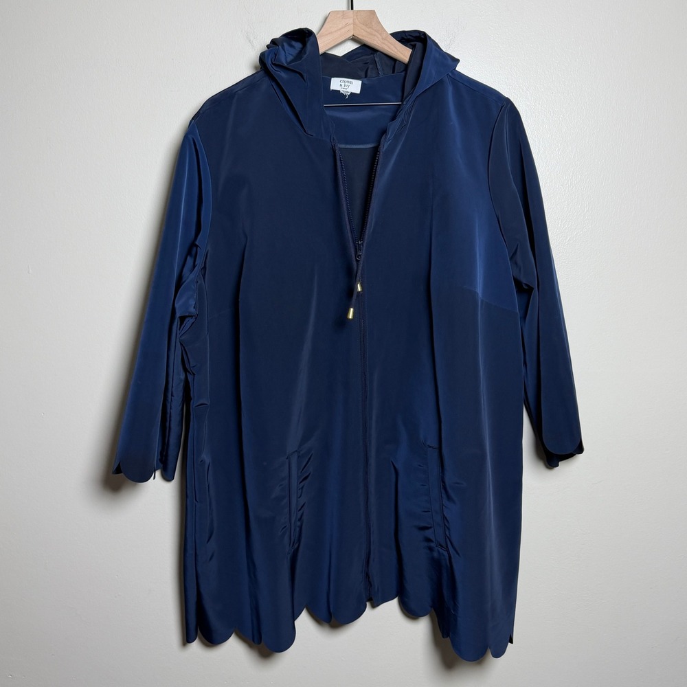 Crown & Ivy Curvy Women Jacket 1X Blue Scalloped Hem Hooded Zip Raincoat Preppy